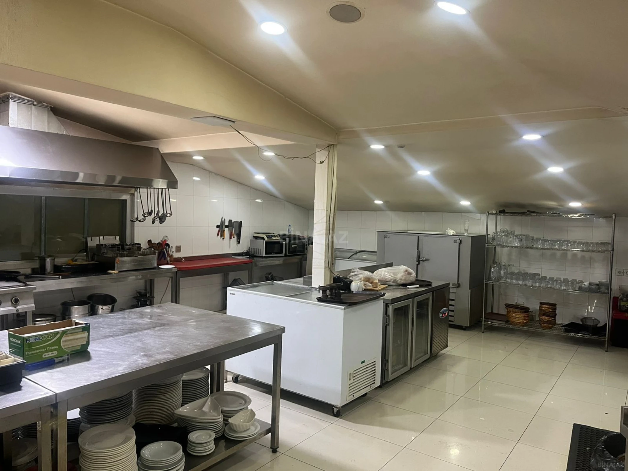 Kirayə verilir obyekt 450 m²