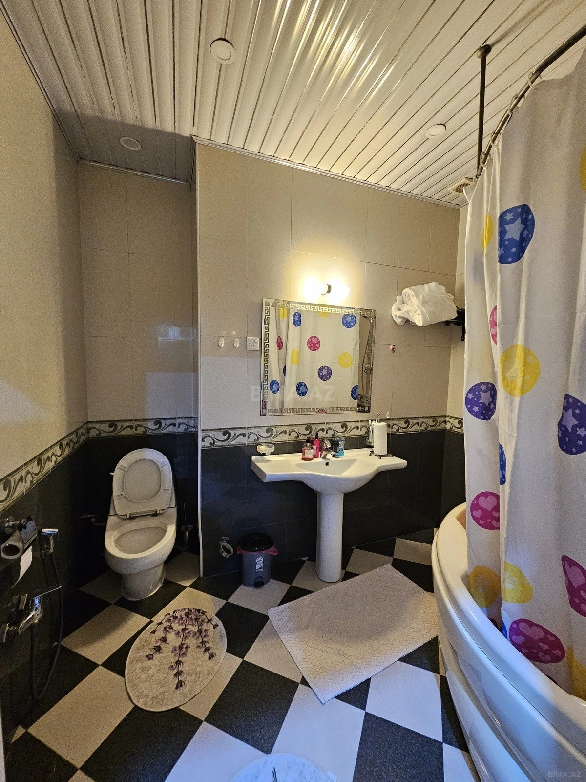 Satılır 3 otaqlı mənzil 145 m²
