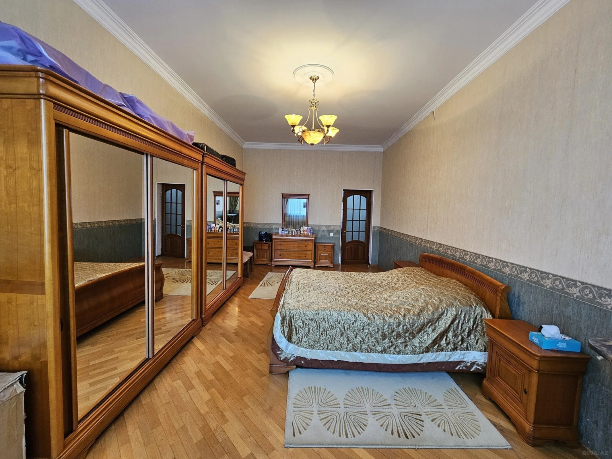 Satılır 3 otaqlı mənzil 145 m²