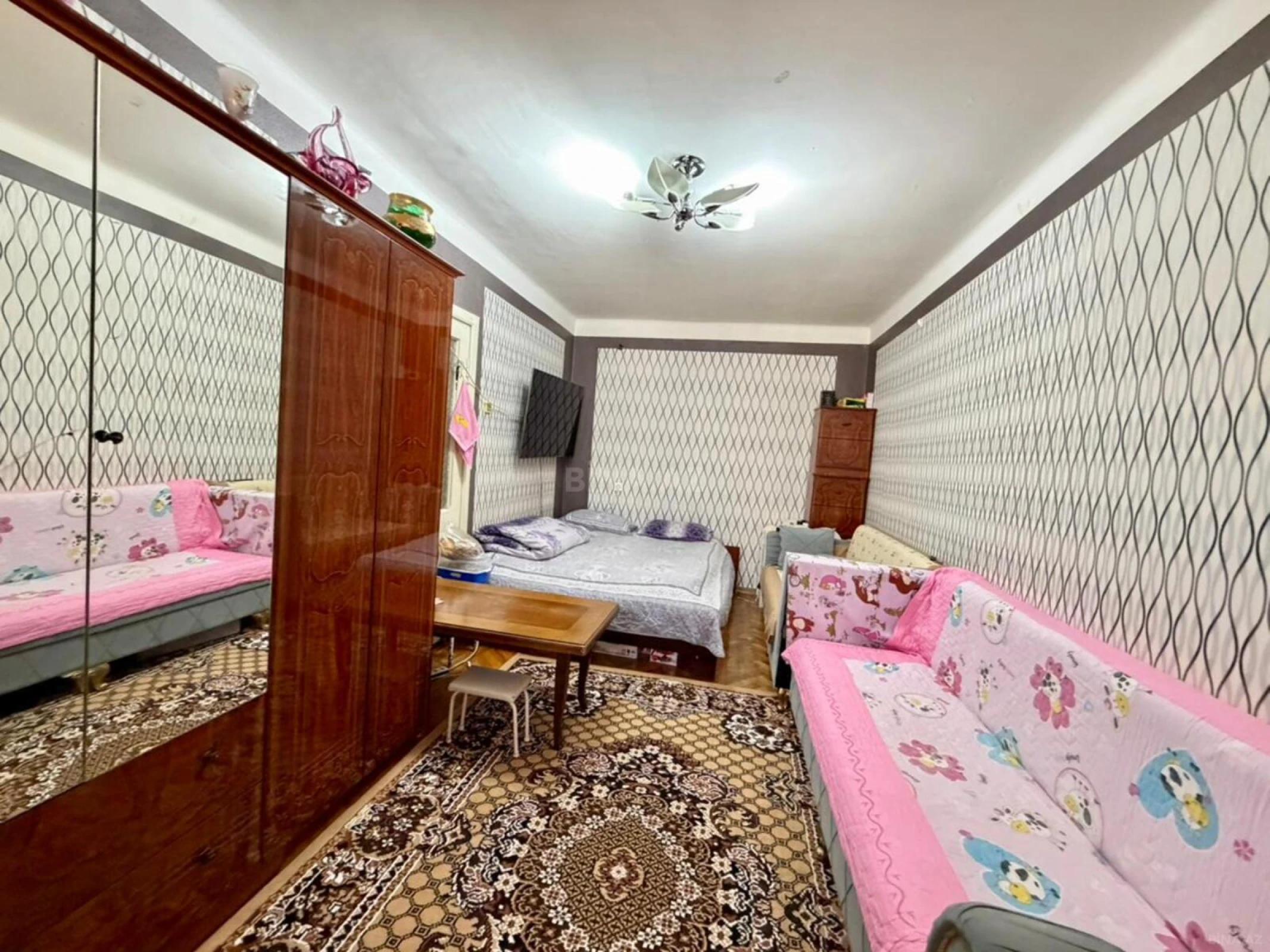 Satılır 4 otaqlı mənzil 110 m²