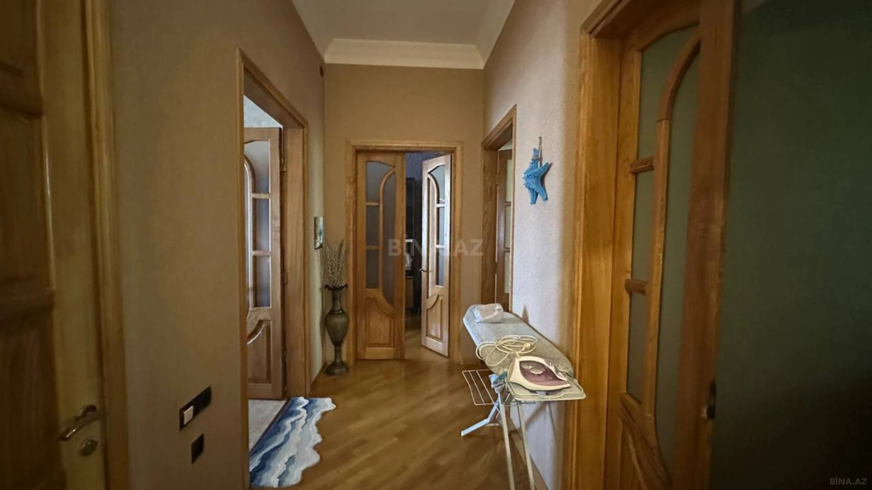 Satılır 4 otaqlı mənzil 138 m²