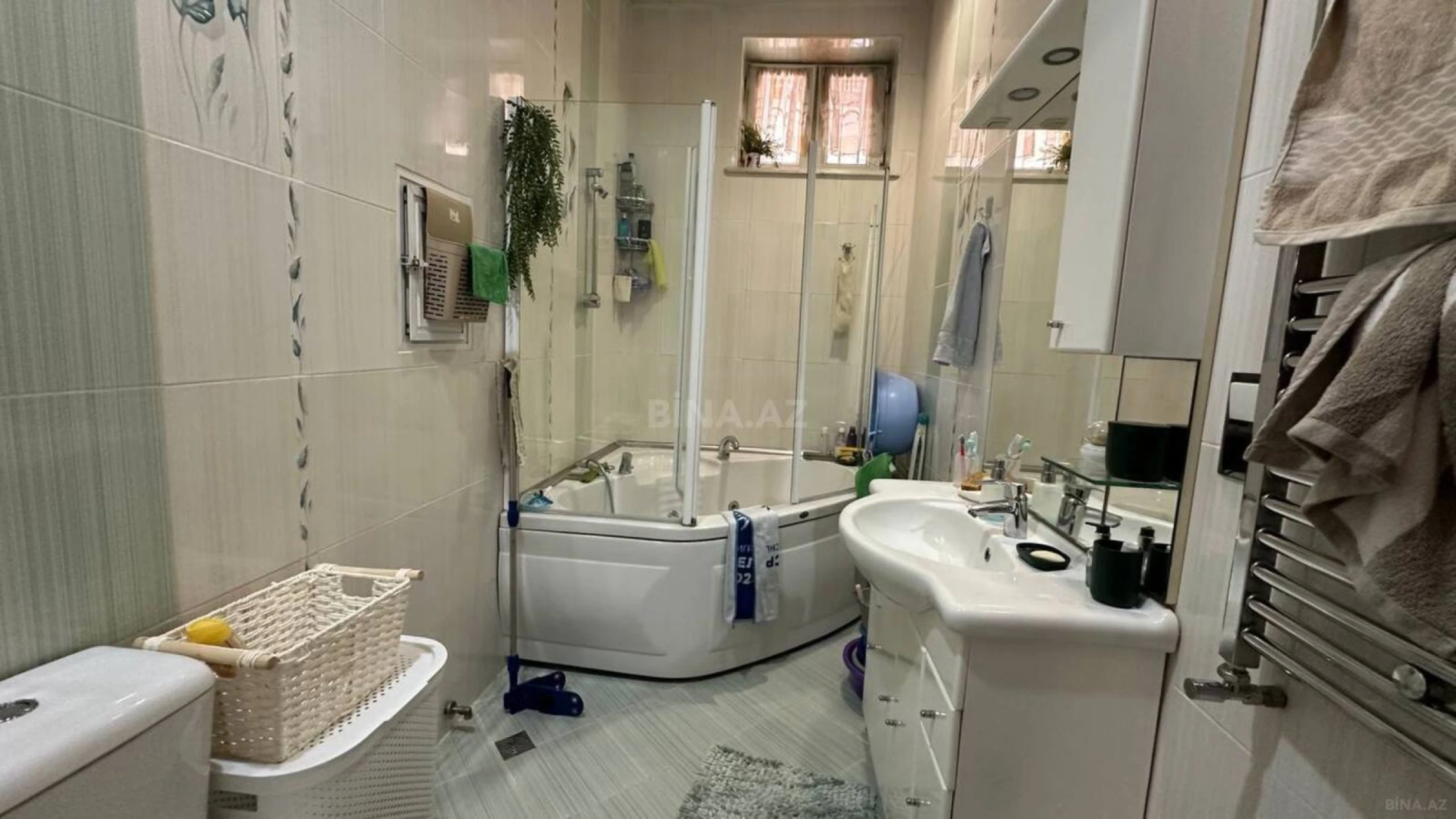 Satılır 4 otaqlı mənzil 138 m²