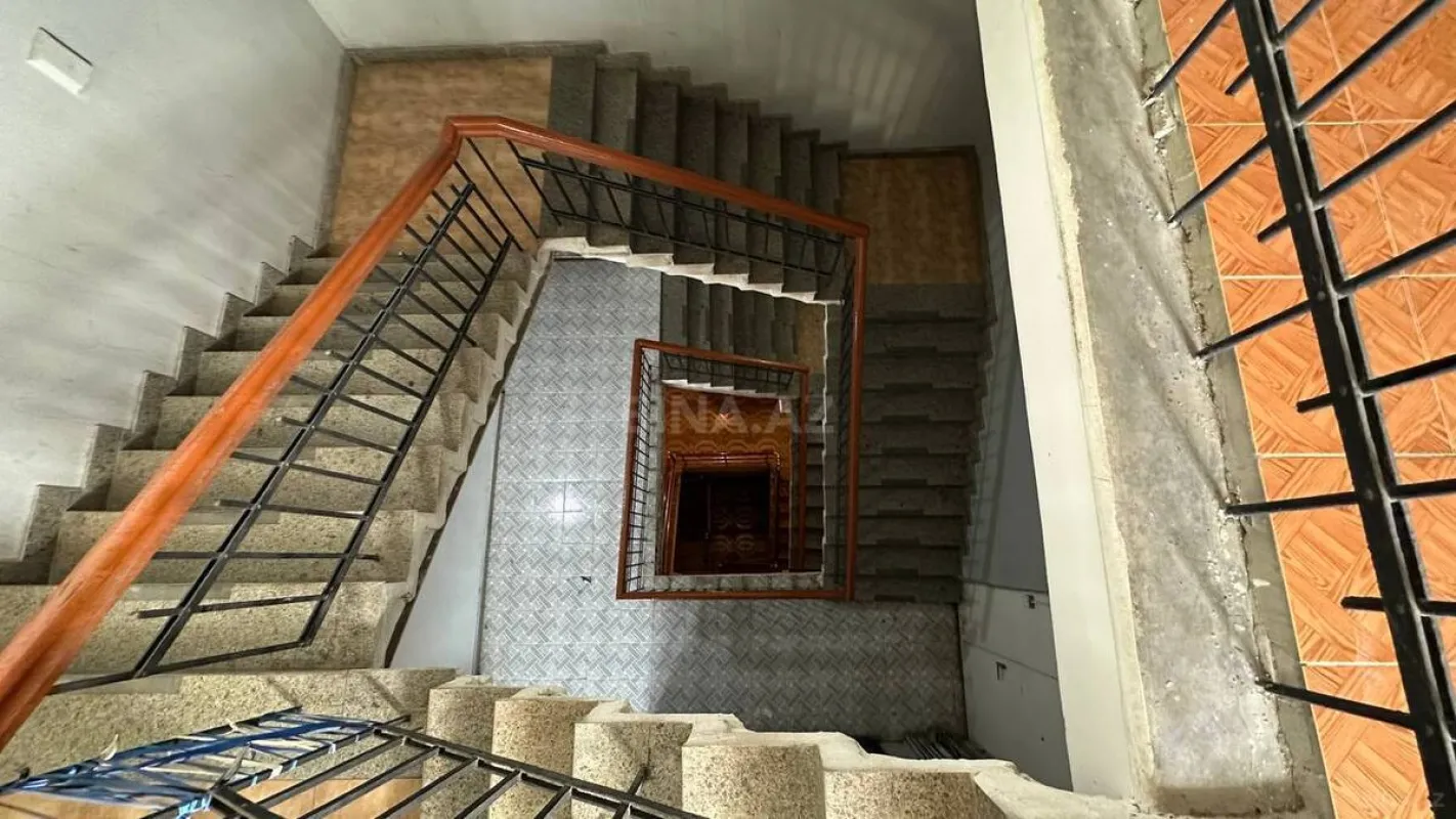 Satılır 4 otaqlı mənzil 138 m²