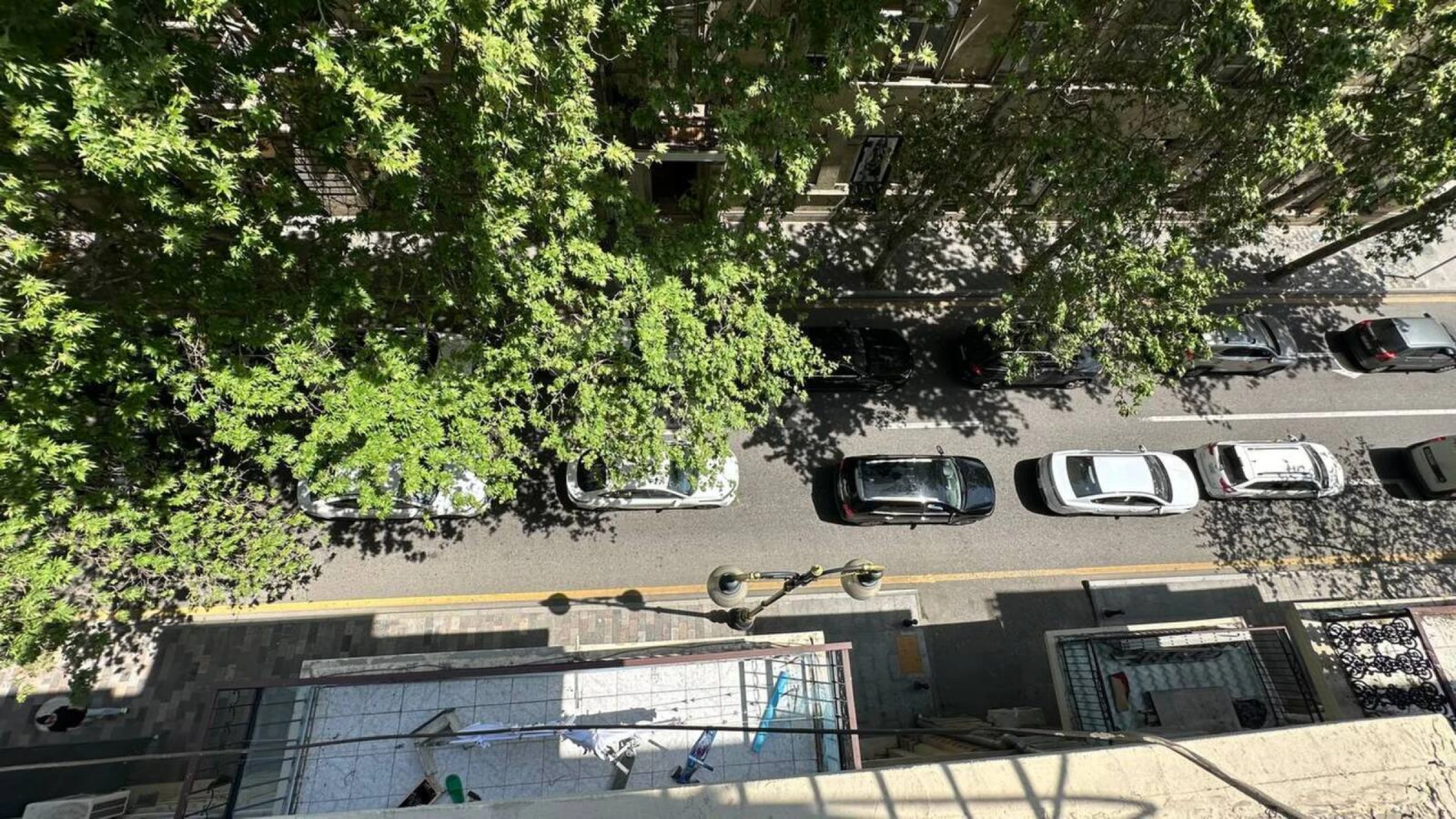 Satılır 4 otaqlı mənzil 138 m²