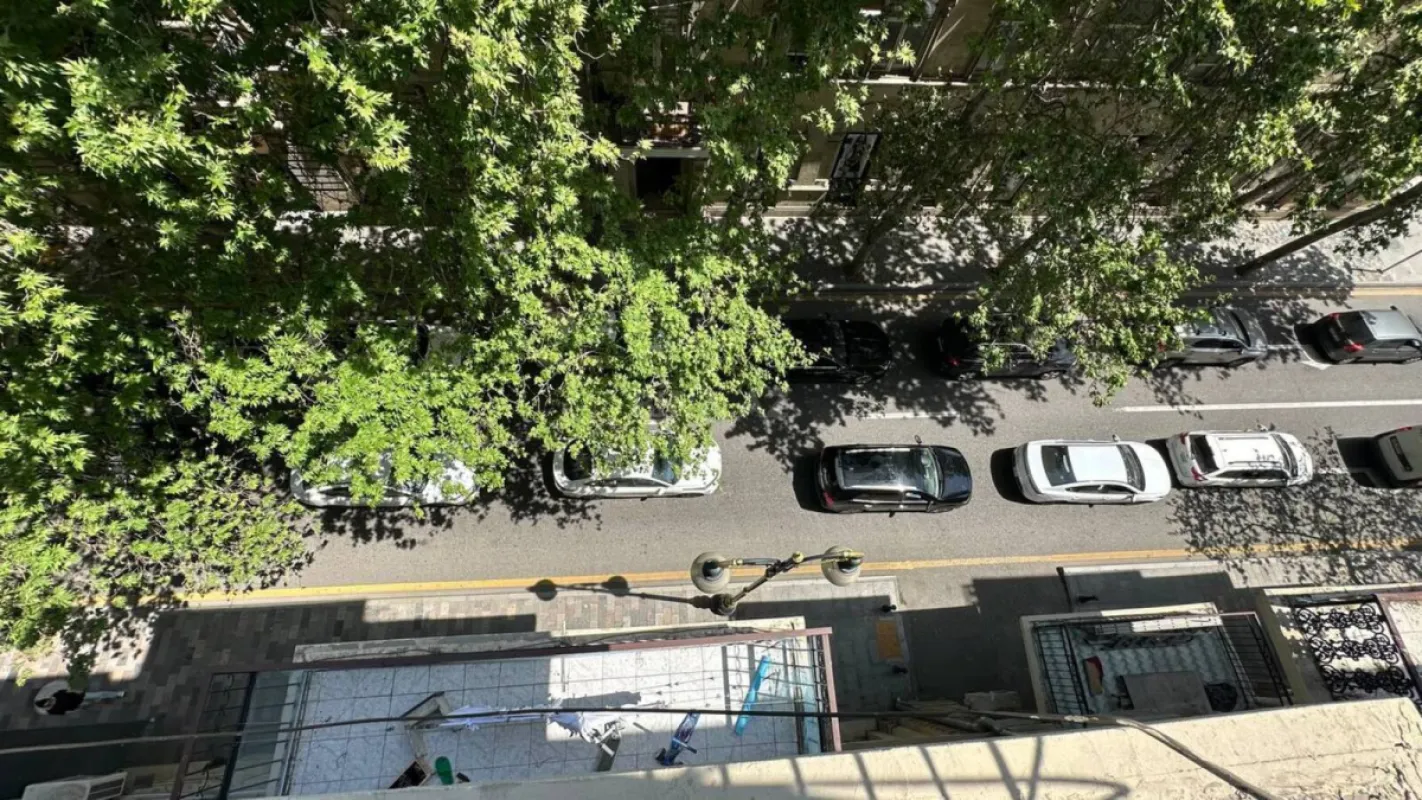 Satılır 4 otaqlı mənzil 138 m²