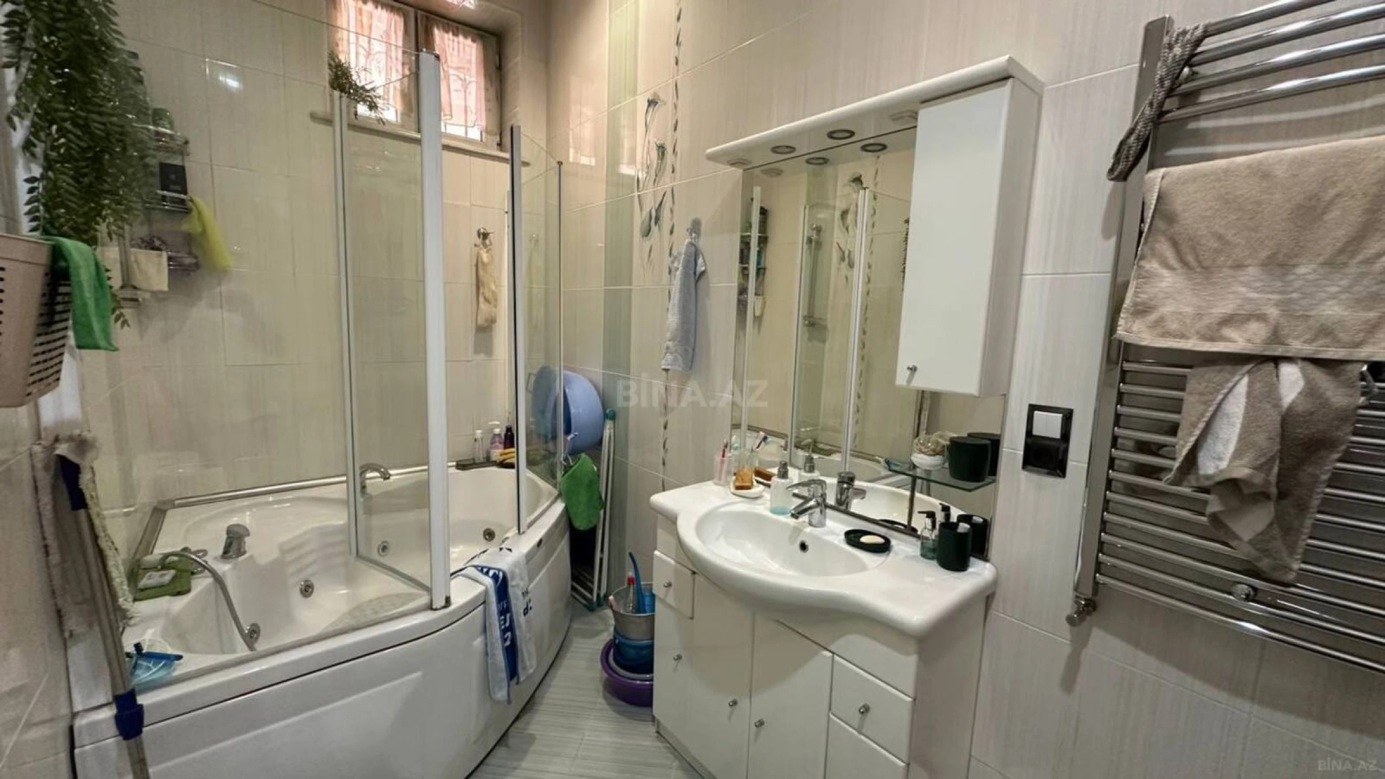 Satılır 4 otaqlı mənzil 138 m²