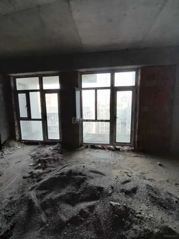 Satılır 3 otaqlı mənzil 110 m²