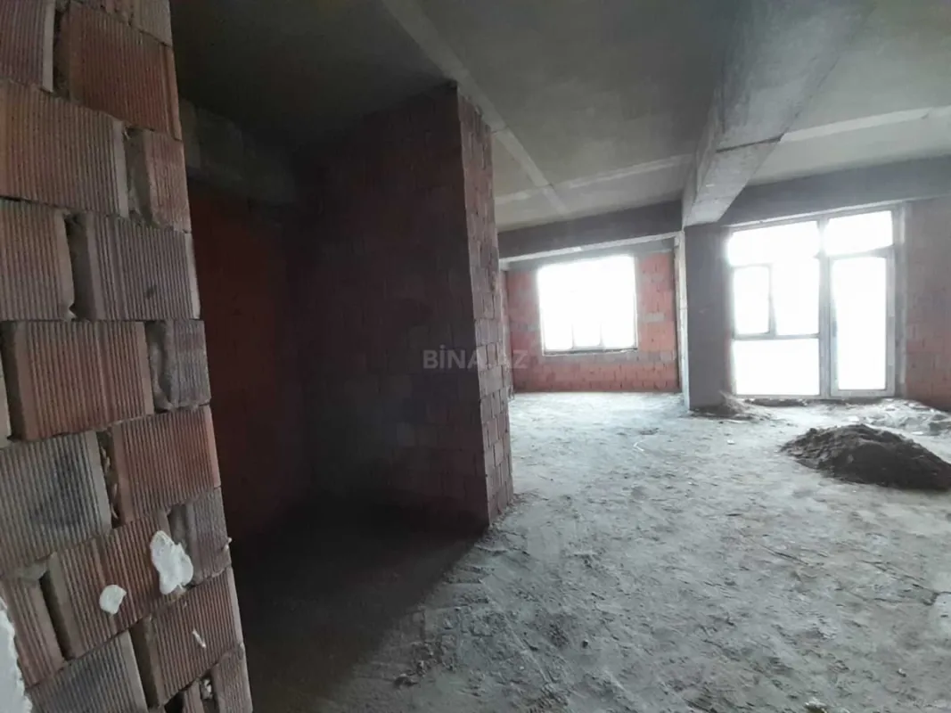 Satılır 3 otaqlı mənzil 110 m²