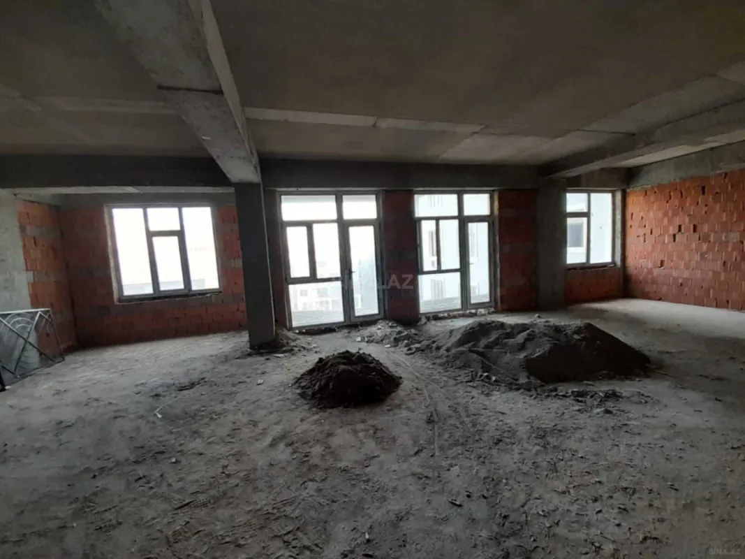 Satılır 3 otaqlı mənzil 110 m²