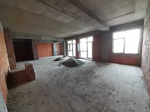 Satılır 3 otaqlı mənzil 110 m²