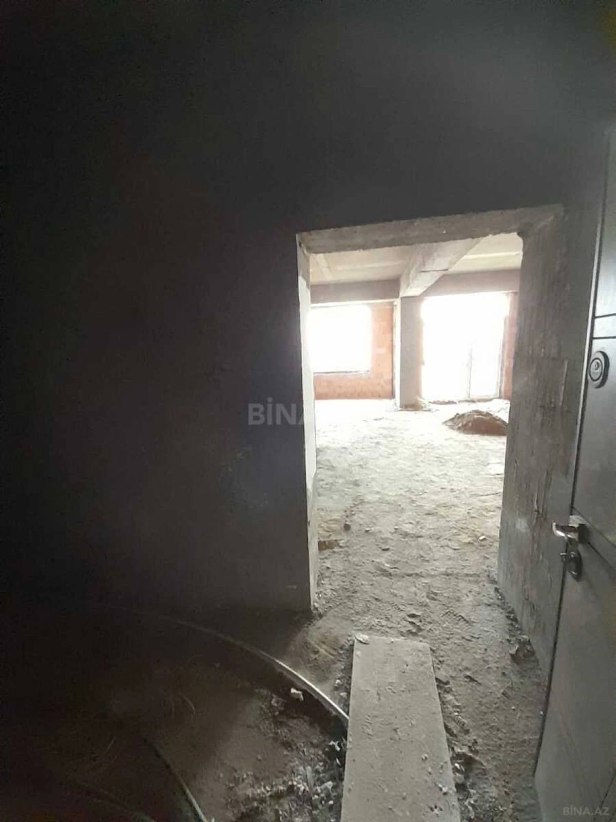 Satılır 3 otaqlı mənzil 110 m²