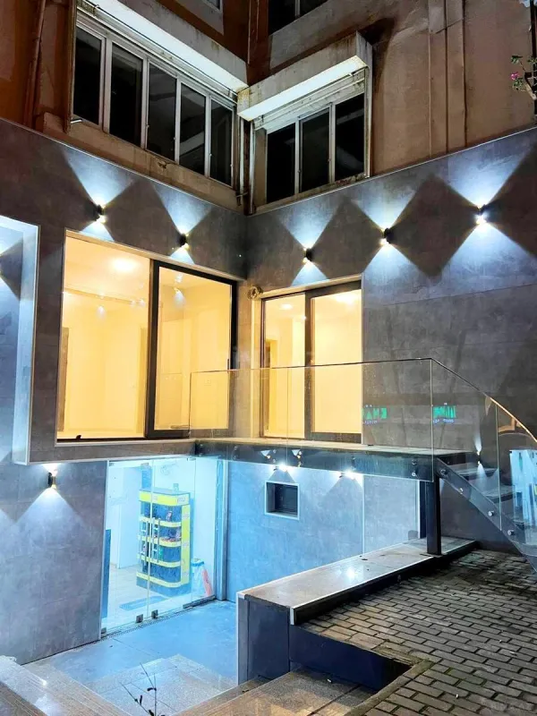 Kirayə verilir 4 otaqlı ofis 102 m²