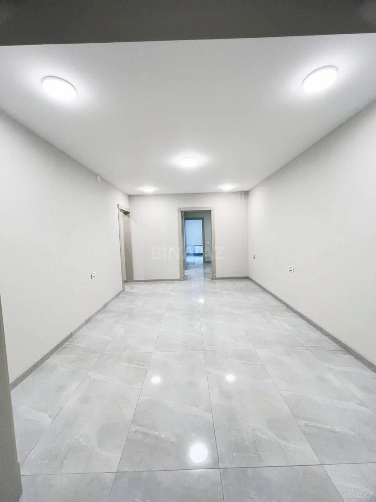 Kirayə verilir 4 otaqlı ofis 102 m²