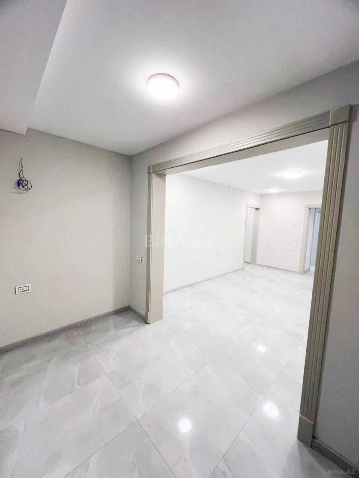 Kirayə verilir 4 otaqlı ofis 102 m²