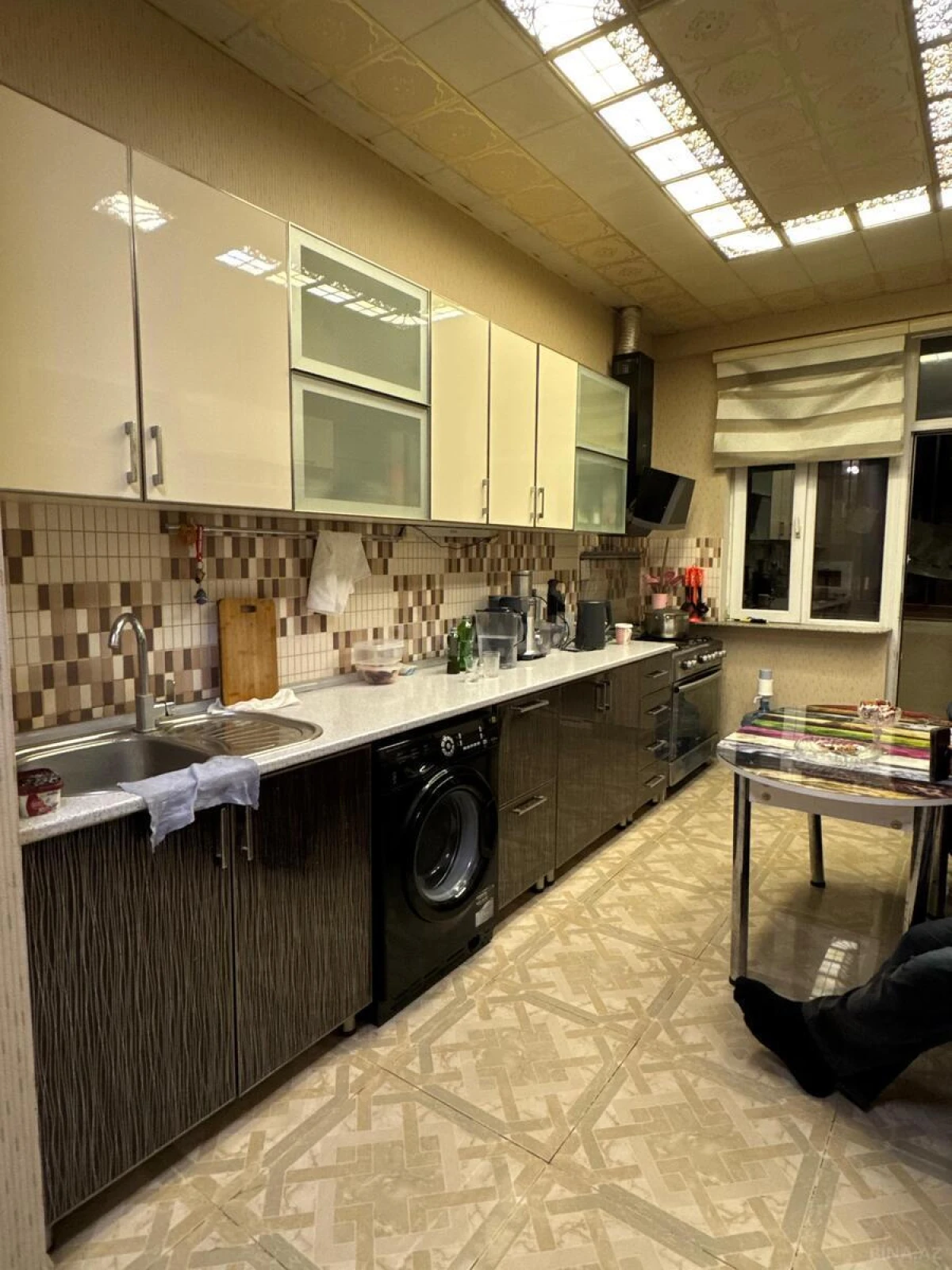 Satılır 3 otaqlı mənzil 165 m²
