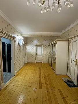 Satılır 3 otaqlı mənzil 165 m²