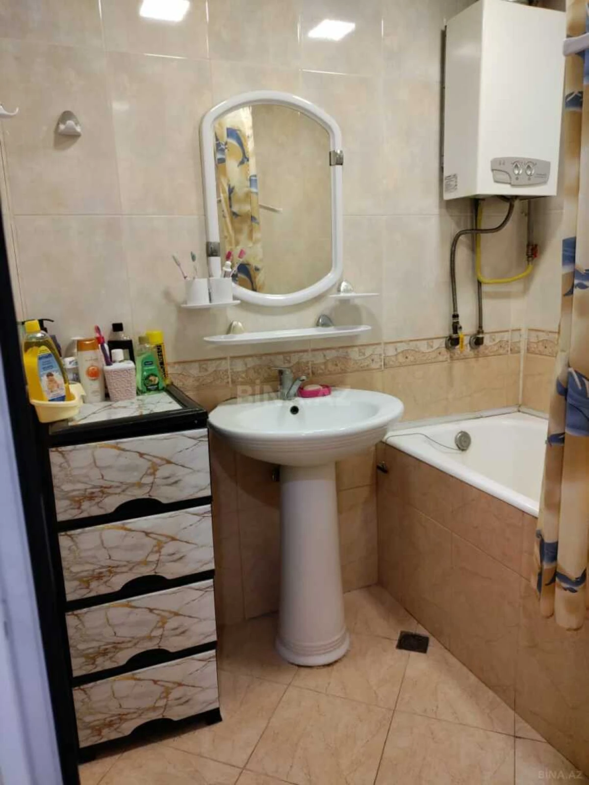 Kirayə verilir 2 otaqlı mənzil 60 m²