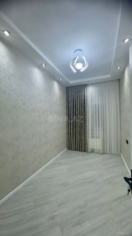 Satılır 4 otaqlı mənzil 120 m²