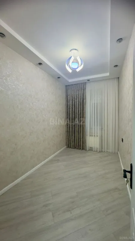 Satılır 4 otaqlı mənzil 120 m²