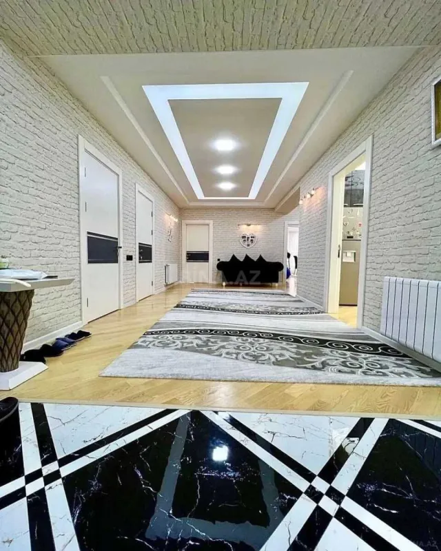Satılır 4 otaqlı mənzil 226 m²