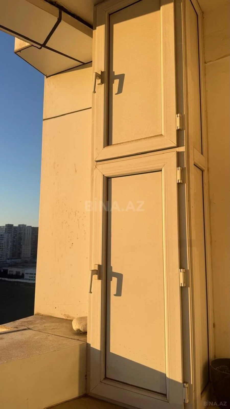 Satılır 4 otaqlı mənzil 182 m²