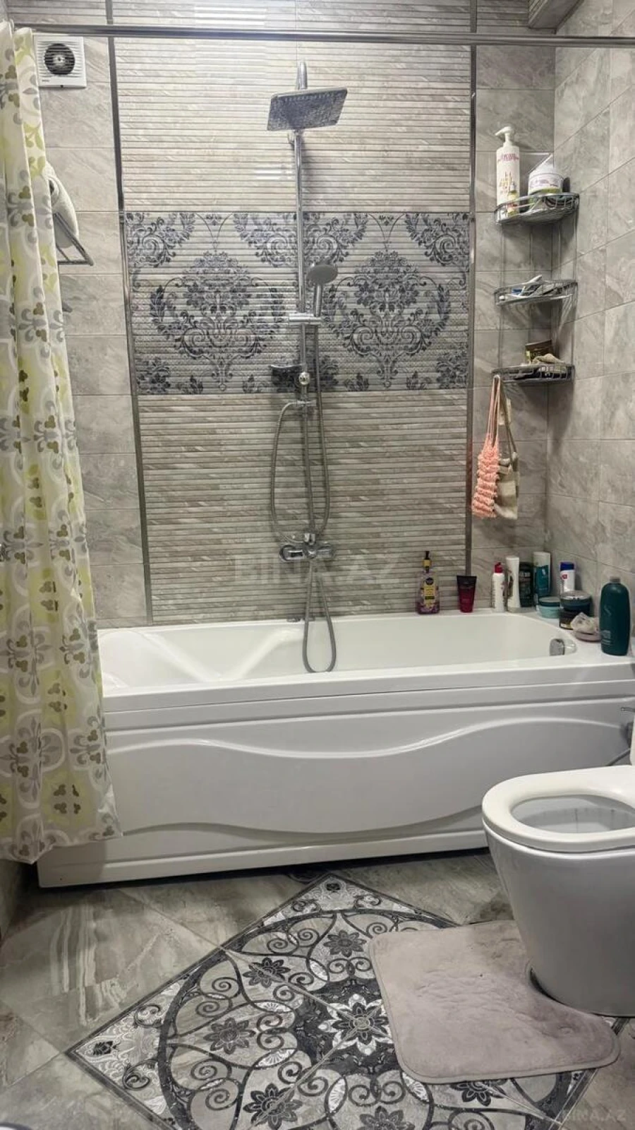 Satılır 4 otaqlı mənzil 182 m²