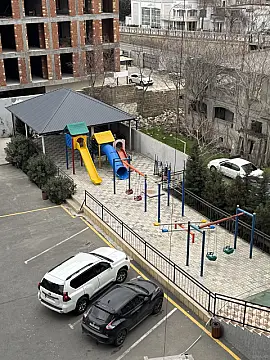 Satılır 2 otaqlı mənzil 91 m²