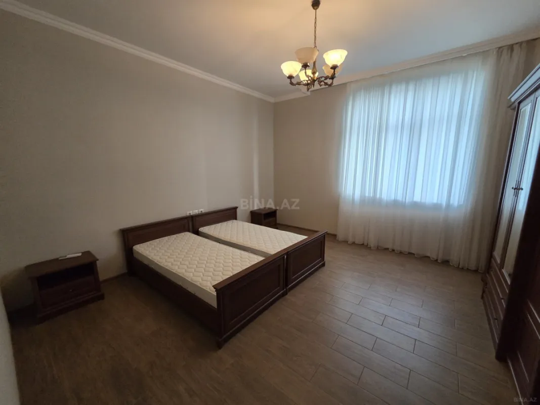 Kirayə verilir 7 otaqlı mənzil 400 m²