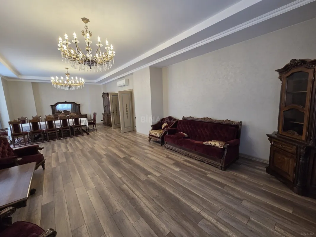 Kirayə verilir 7 otaqlı mənzil 400 m²