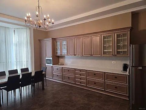 Kirayə verilir 7 otaqlı mənzil 400 m²