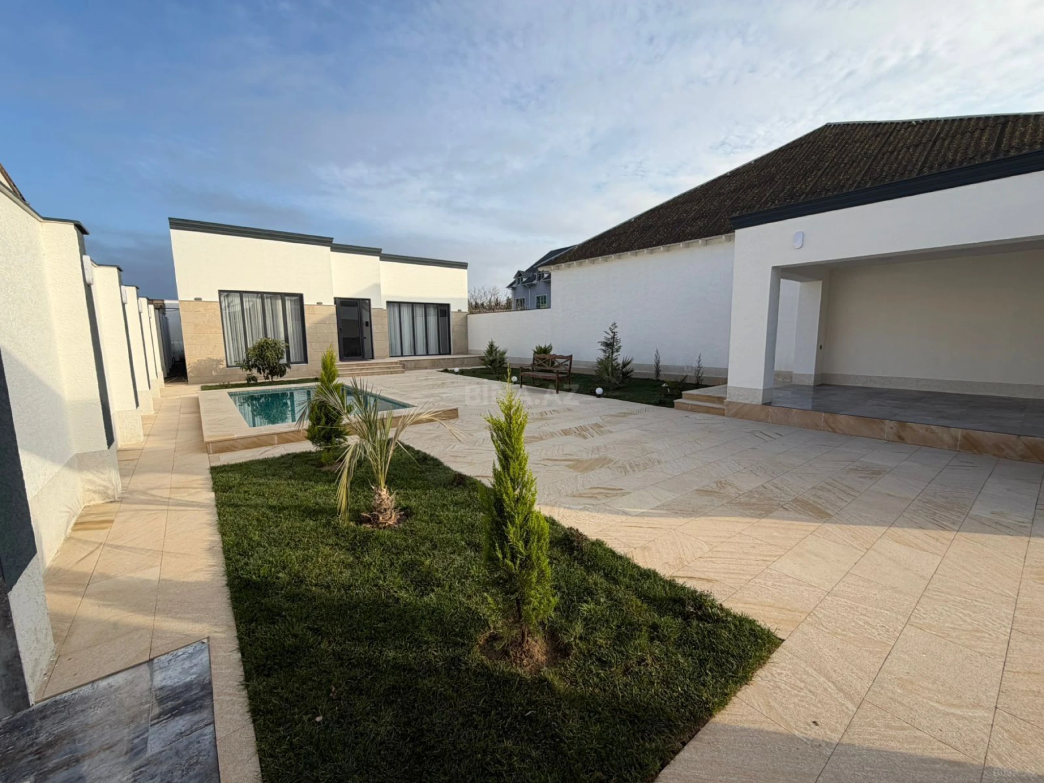 Satılır 3 otaqlı həyət evi 140 m²