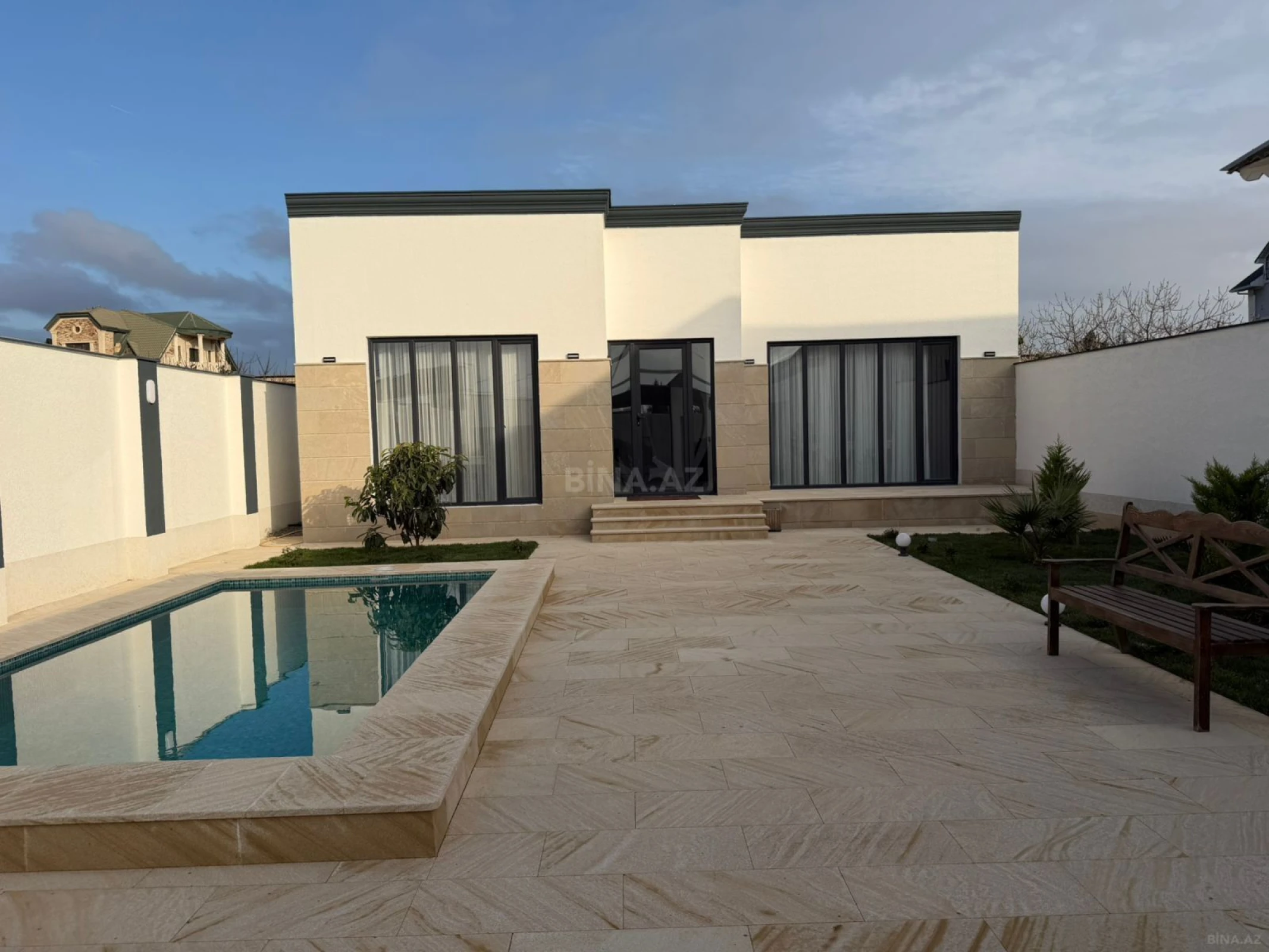 Satılır 3 otaqlı həyət evi 140 m²