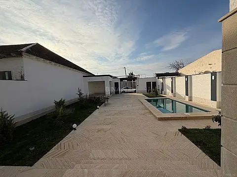 Satılır 3 otaqlı həyət evi 140 m²