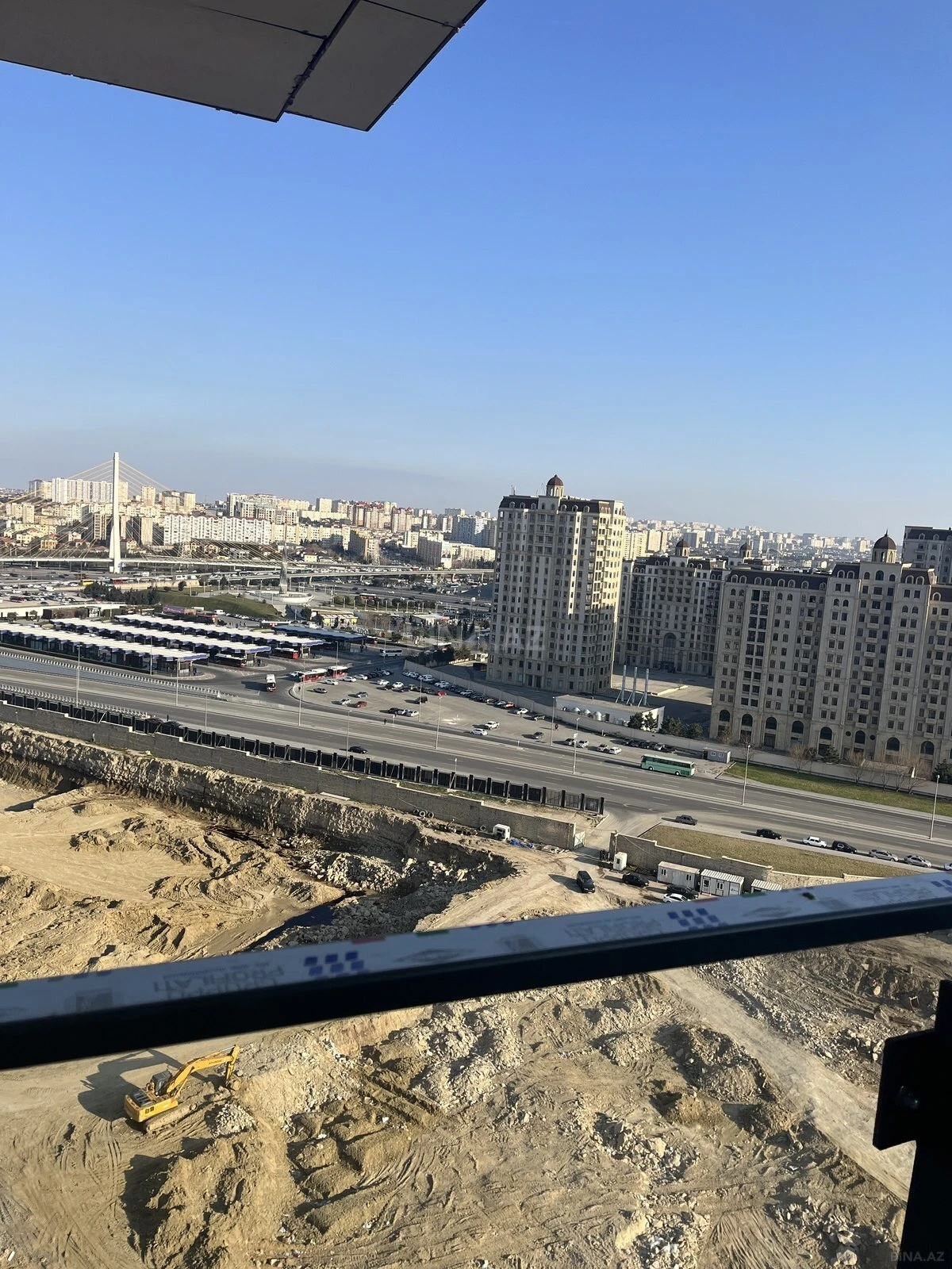 Satılır 3 otaqlı mənzil 126 m²