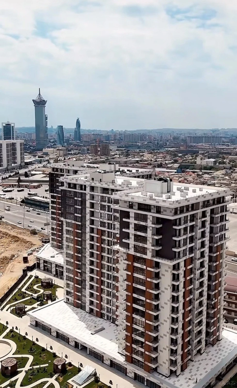 Satılır 3 otaqlı mənzil 126 m²