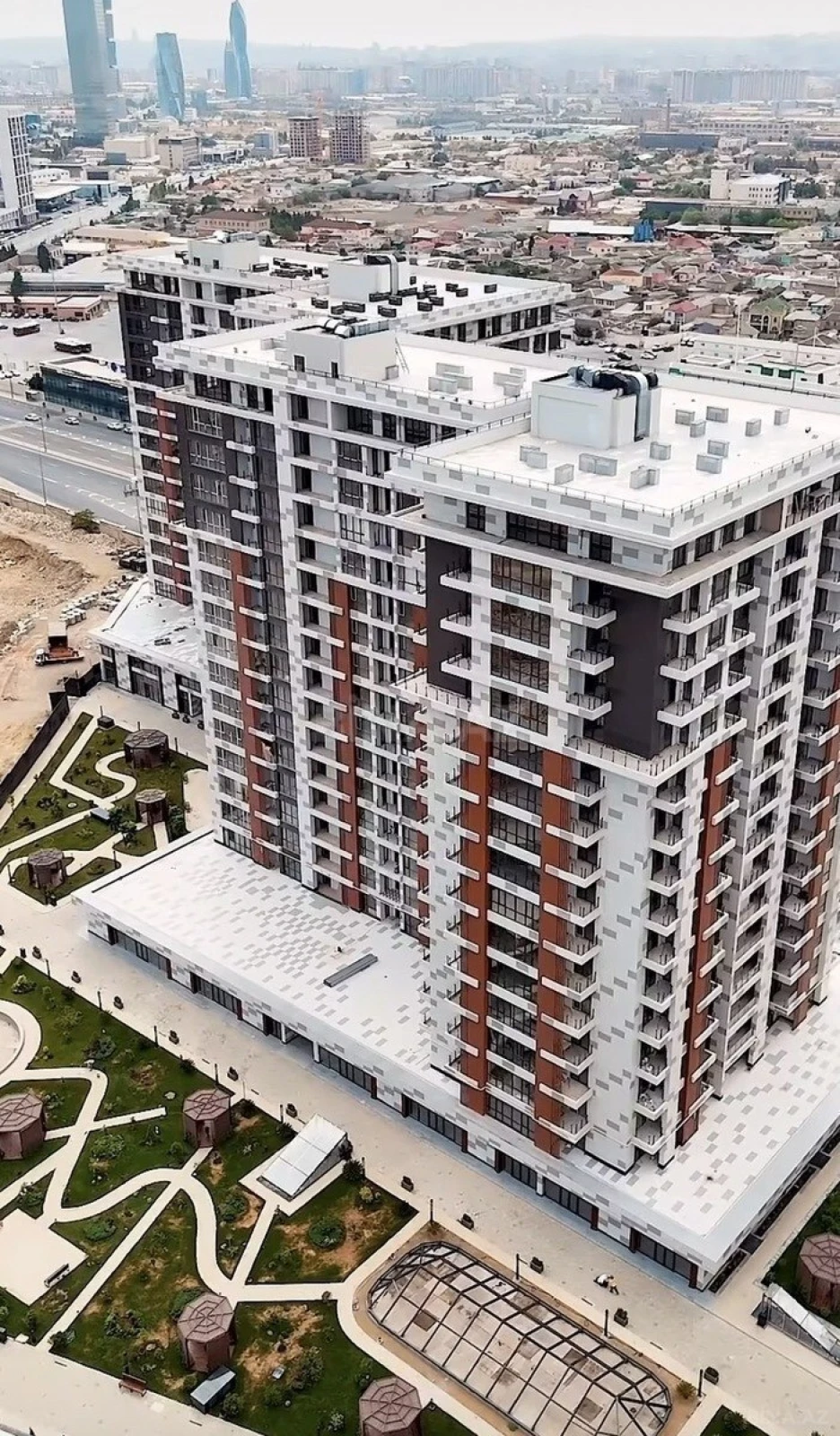 Satılır 3 otaqlı mənzil 126 m²