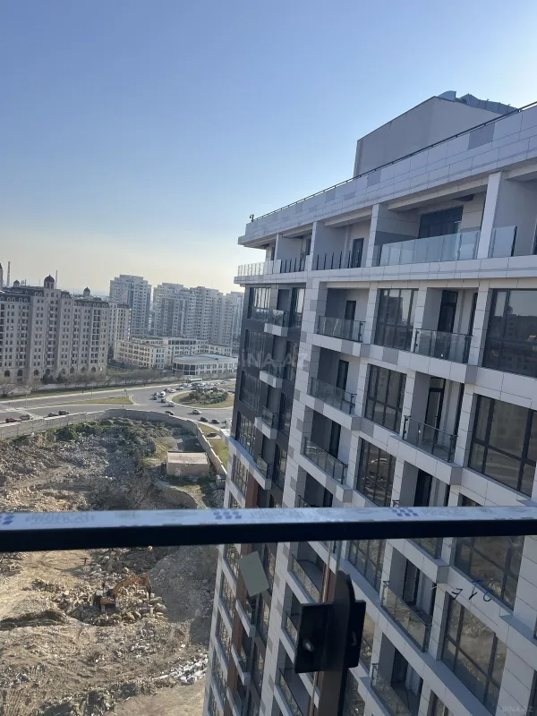 Satılır 3 otaqlı mənzil 126 m²