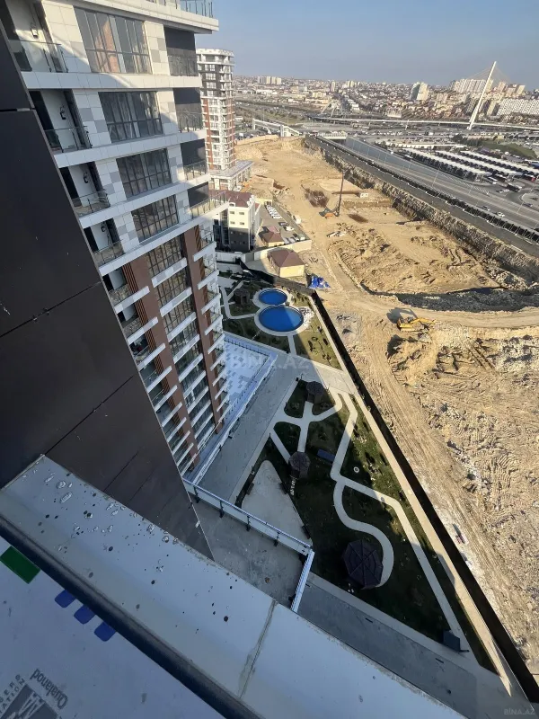 Satılır 3 otaqlı mənzil 126 m²