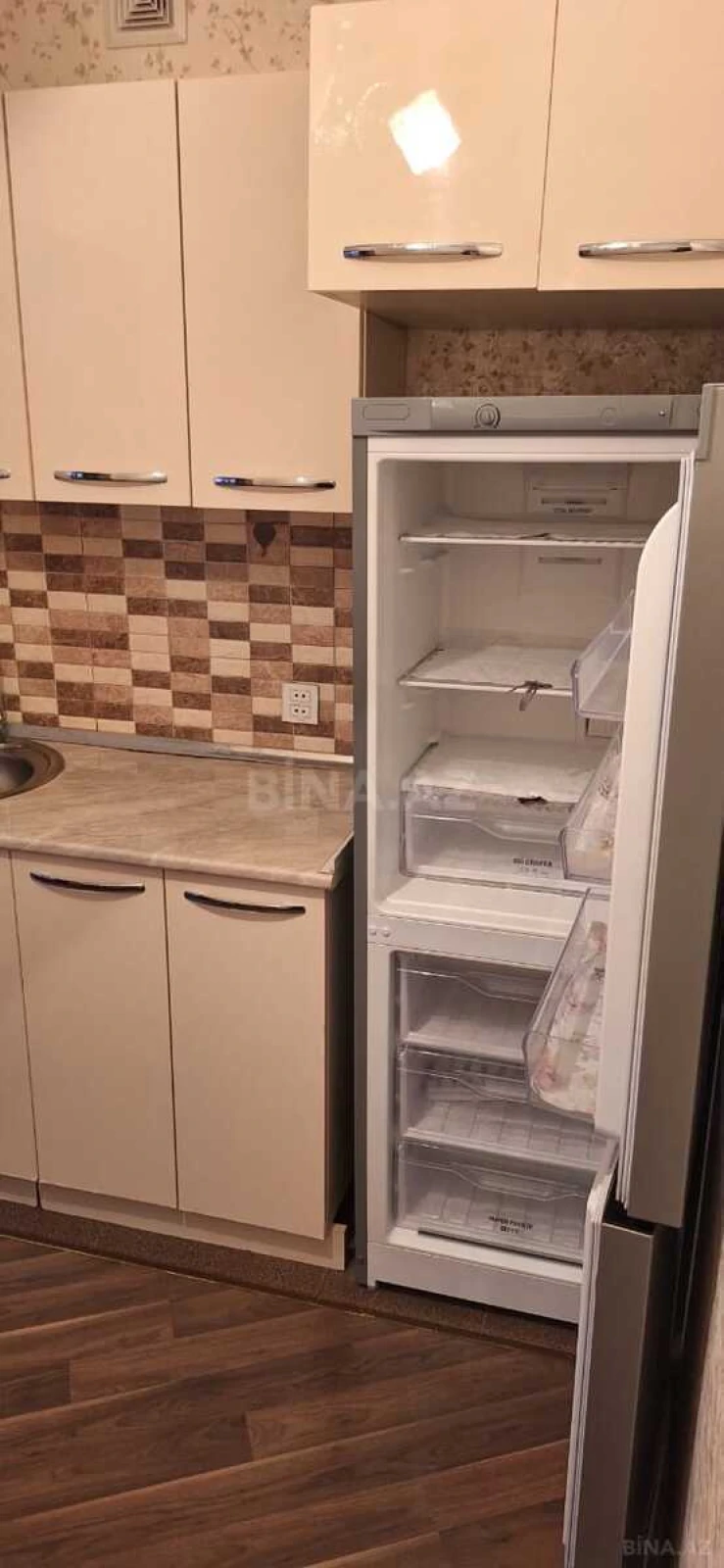 Kirayə verilir 2 otaqlı mənzil 55 m²