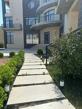 Kirayə verilir 7 otaqlı həyət evi 1200 m²