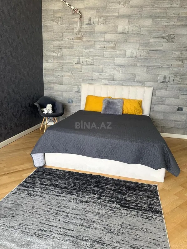 Kirayə verilir 7 otaqlı həyət evi 1200 m²
