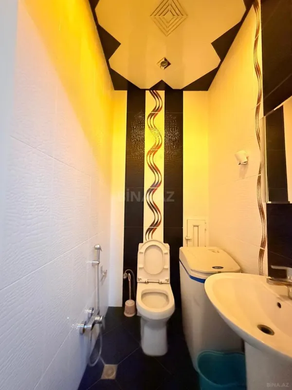 Satılır 4 otaqlı mənzil 180 m²