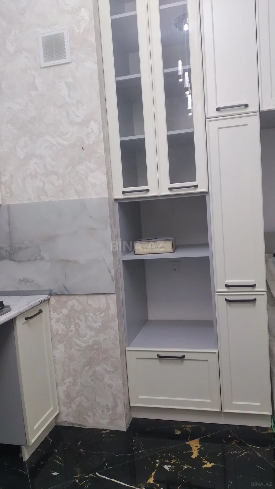 Satılır 3 otaqlı mənzil 113.4 m²