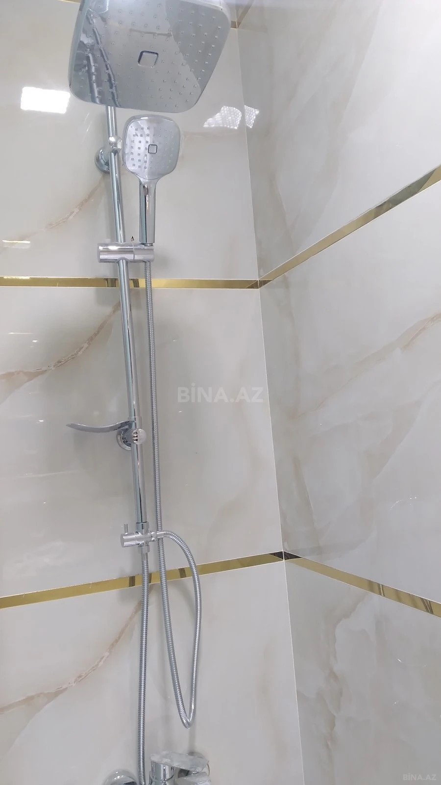 Satılır 3 otaqlı mənzil 113.4 m²