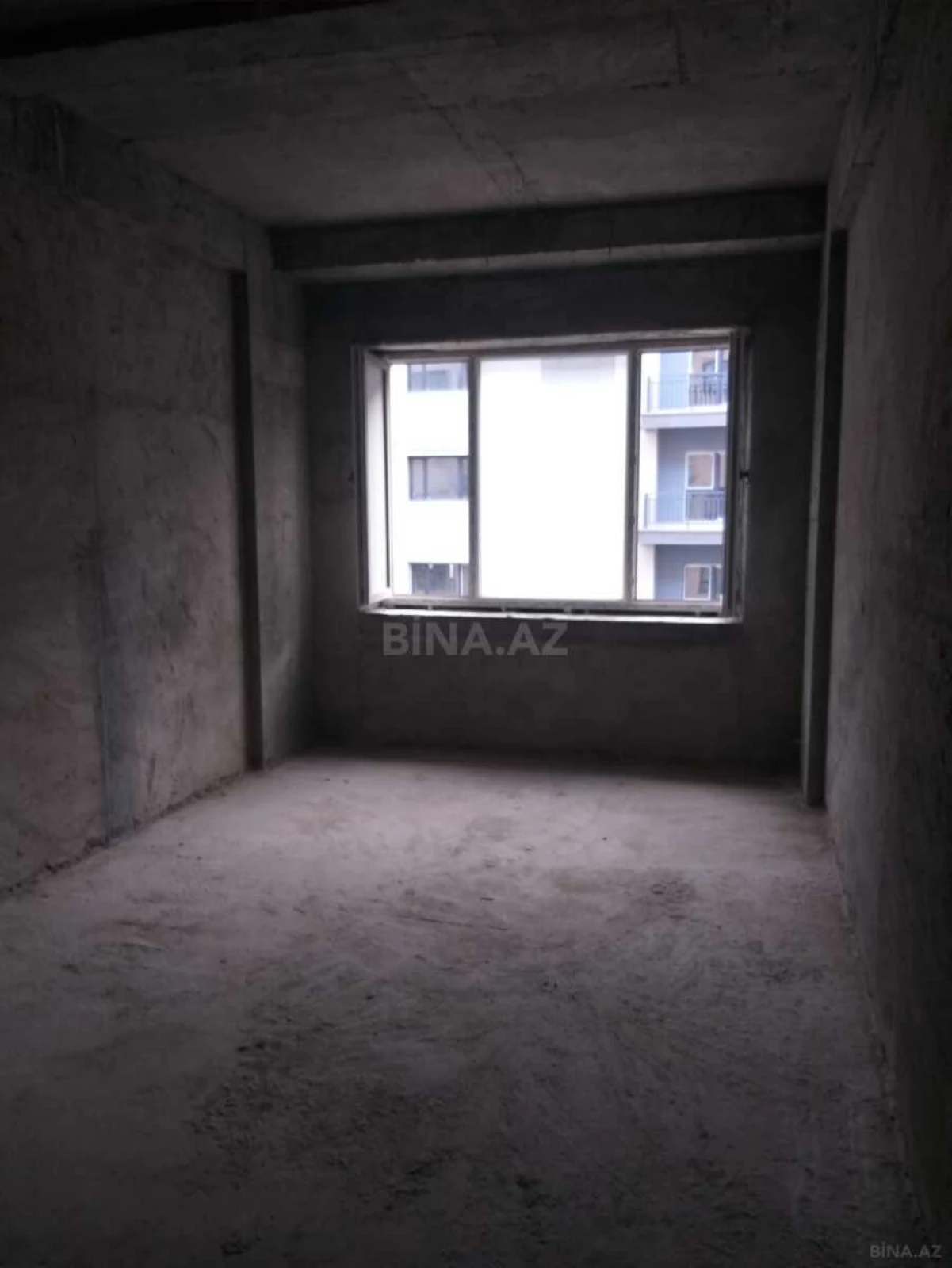 Satılır 3 otaqlı mənzil 136 m²
