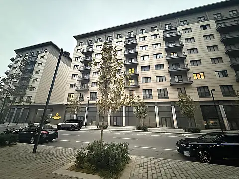 Satılır 3 otaqlı mənzil 136 m²