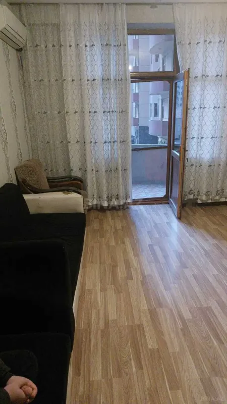 Kirayə verilir 2 otaqlı mənzil 77 m²