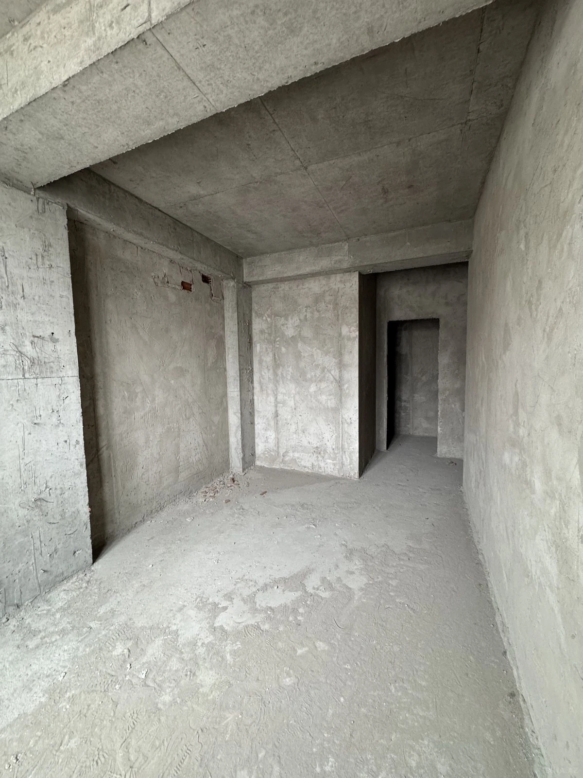 Satılır 4 otaqlı mənzil 130 m²