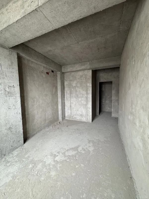 Satılır 4 otaqlı mənzil 130 m²