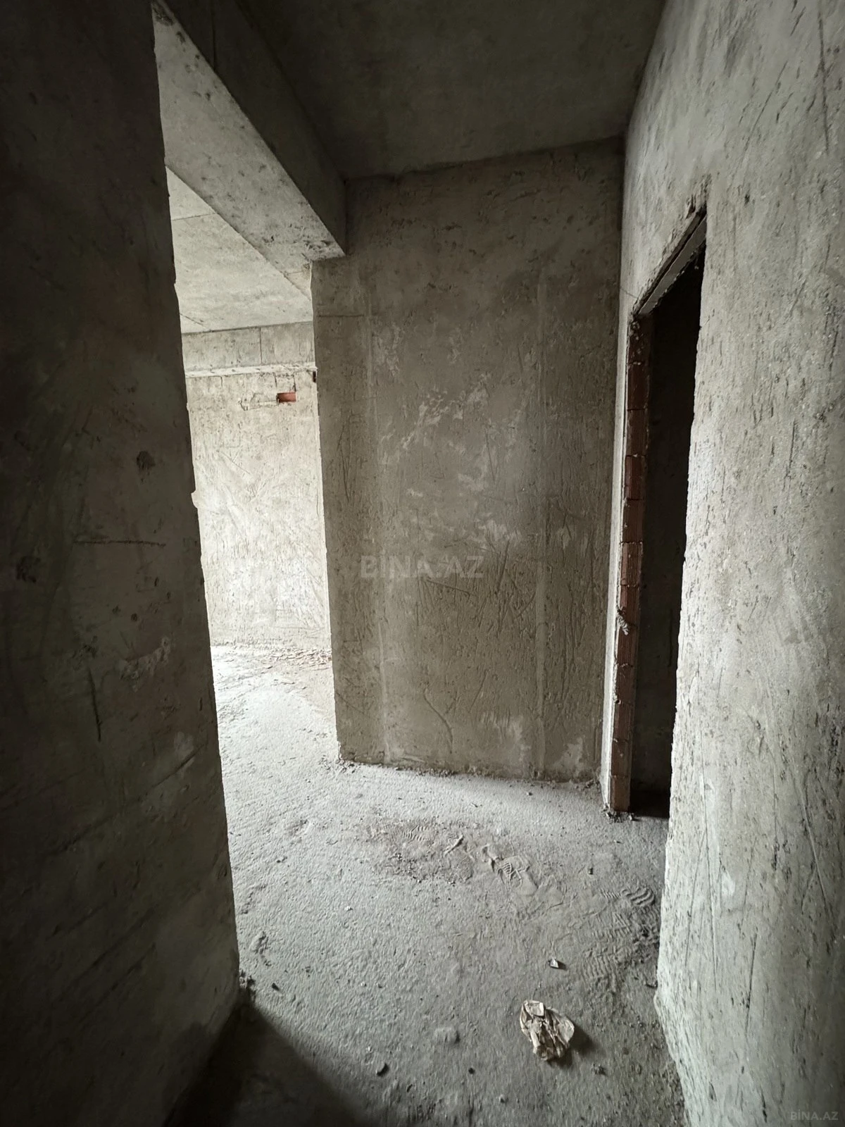 Satılır 4 otaqlı mənzil 130 m²